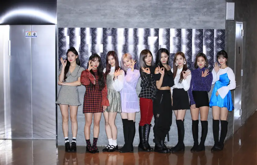TWICE 2026 巴黎演唱会 Accor Arena 站来了:K-pop顶流女团,巴黎现场等你一起嗨!
