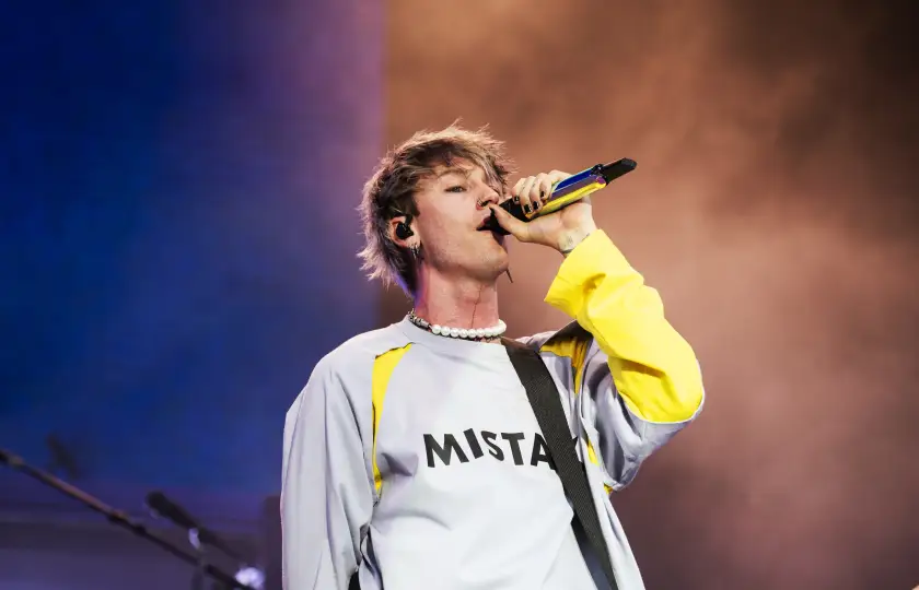 Machine Gun Kelly 2026 巴黎演唱会《Machine Gun Kelly Tour》来了:全新能量炸翻全场!
