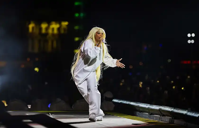 Doja Cat 2026 演唱会《Doja Cat Tour》法国巴黎、里昂站来了:全新舞美炸场,副歌大合唱不容错过!